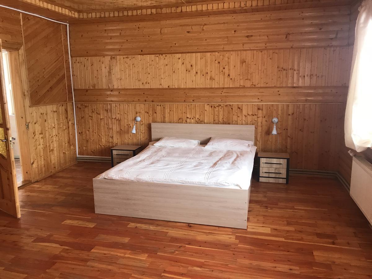 Котедж "Relax" Mykulychyn Ngoại thất bức ảnh